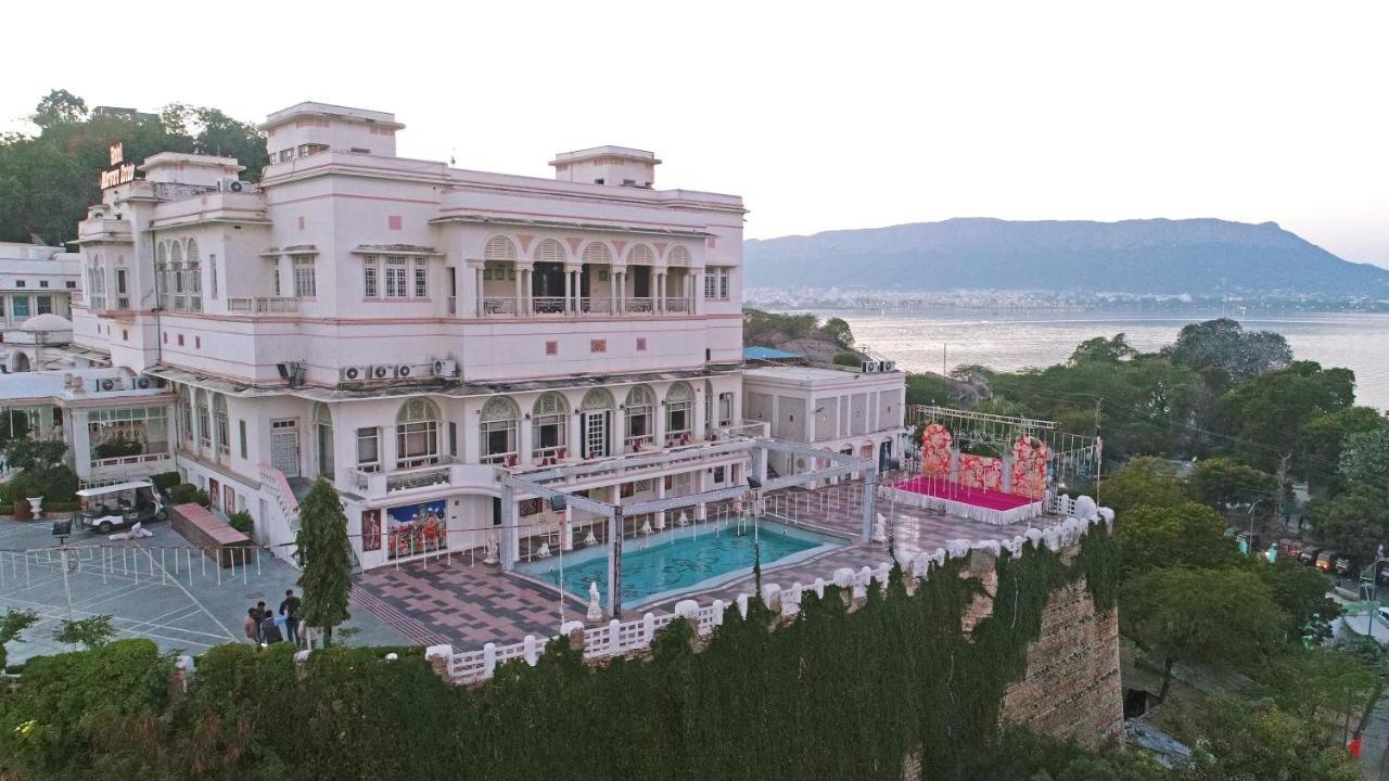 Hotel Merwara Estate- A Luxury Heritage Resort Аджмер Экстерьер фото